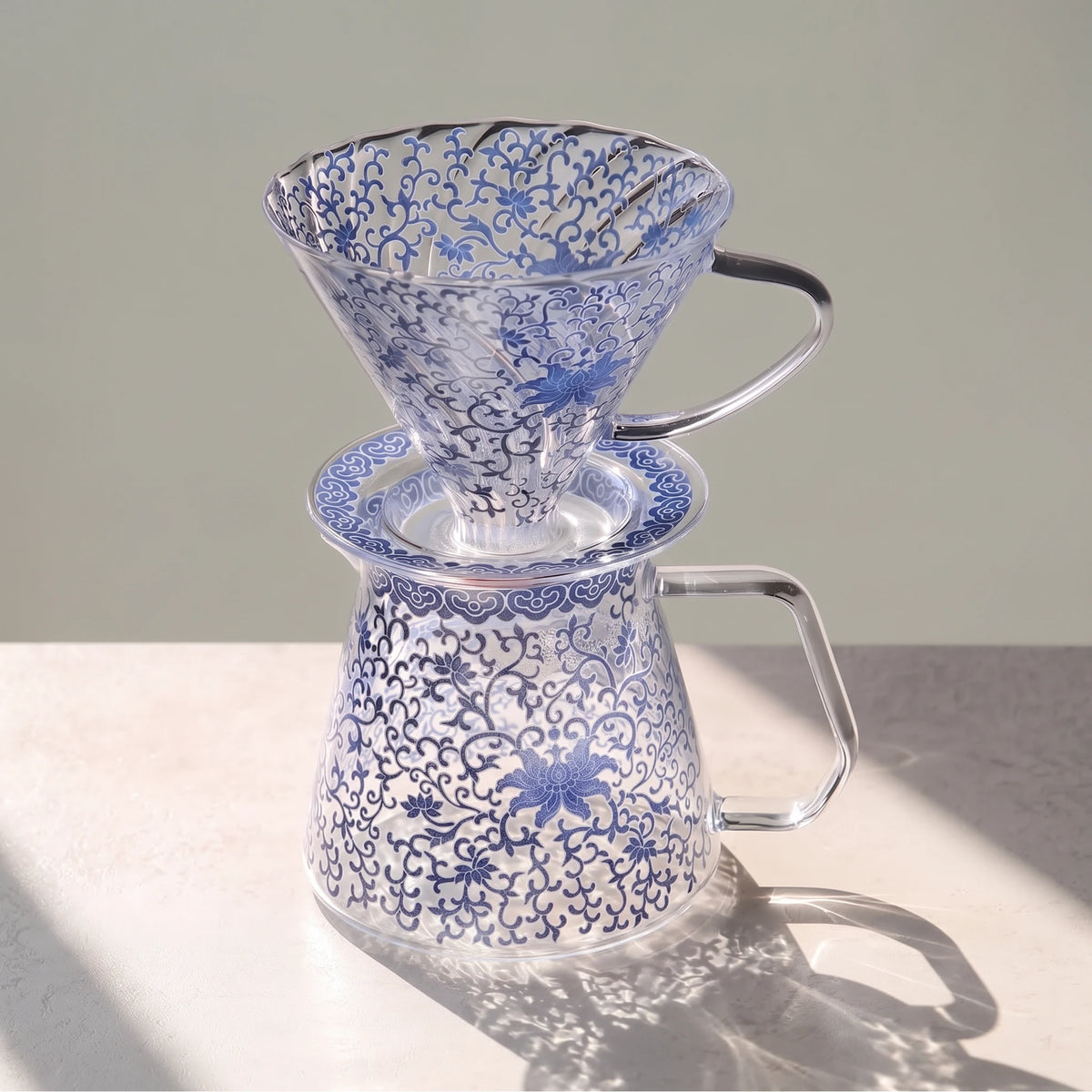 Hand-Blown Glass Pour-Over Coffee Maker Set with V60 Dripper | 15oz Immagine principale del prodotto