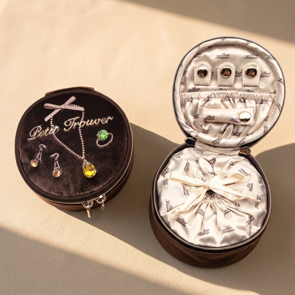 French Vintage Round Velvet Jewelry Box & Makeup Case | 2-in-1 Travel Pouch (3.5")